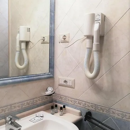 Piazza Del Gesu By Domusextra *