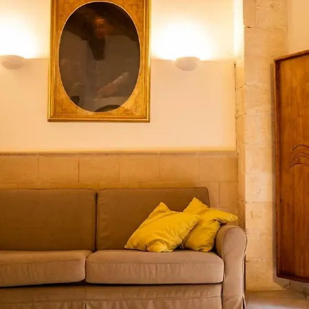 Piazza Del Gesu By Domusextra