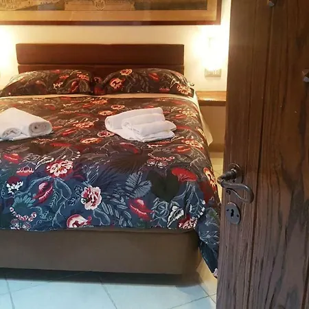 Piazza Del Gesu By Domusextra