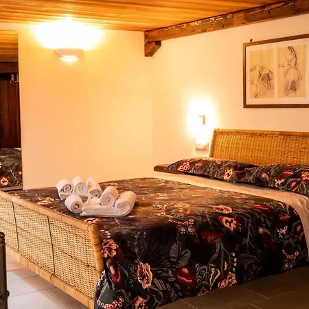 Διαμέρισμα Piazza Del Gesu By Domusextra *