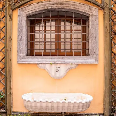 Piazza Del Gesù By Domusextra